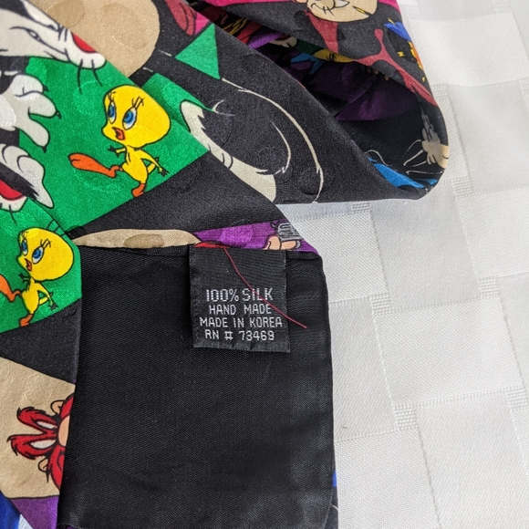 Colorful Looney Toons Mania Silk Tie - Picture 4 of 4